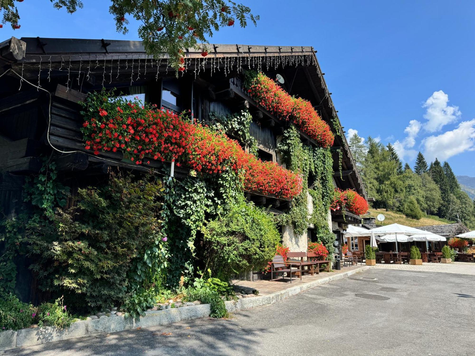 Albergo Ristorante Al Frate Da Streza Madonna di Campiglio Exterior foto