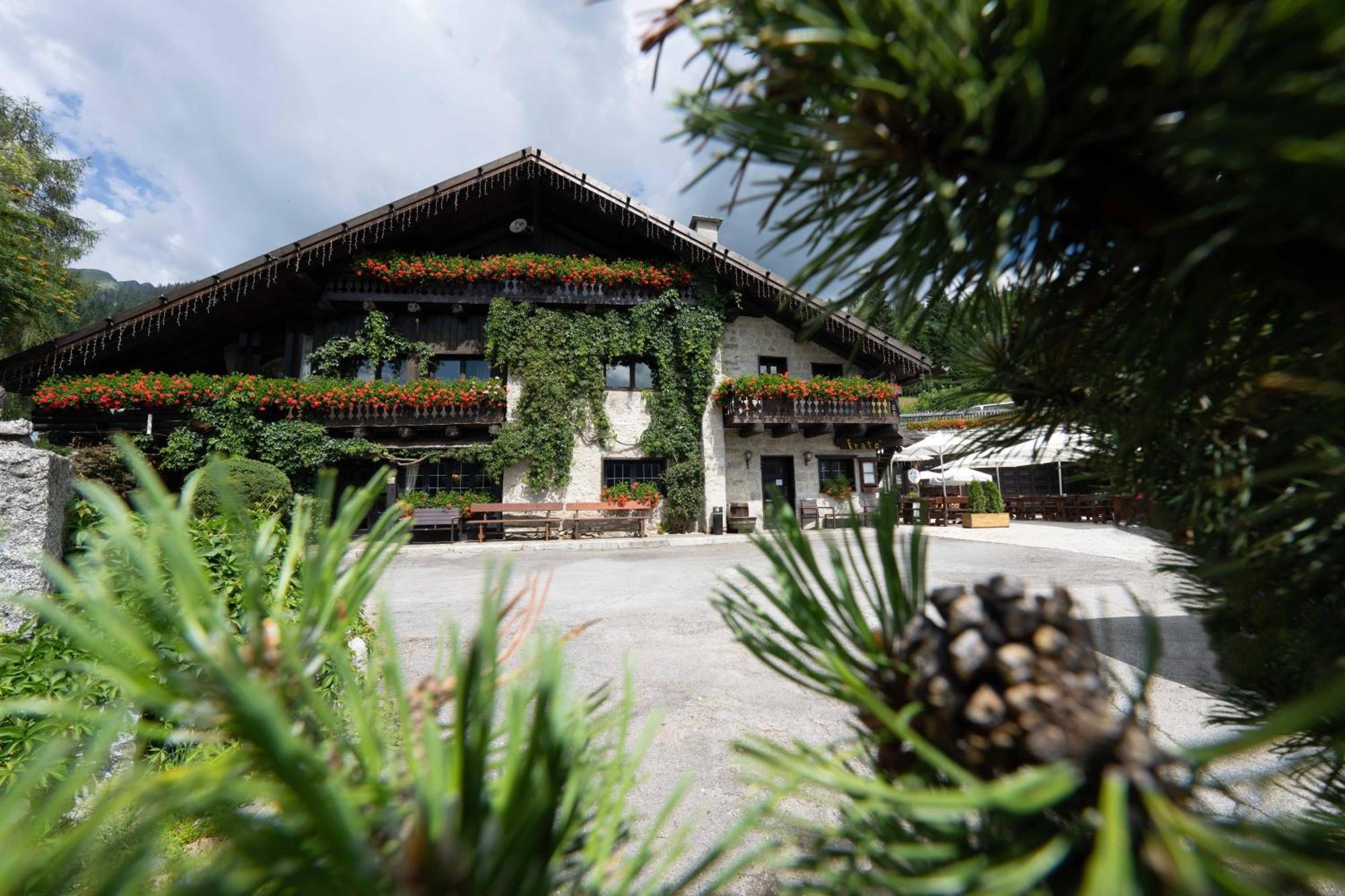Albergo Ristorante Al Frate Da Streza Madonna di Campiglio Exterior foto
